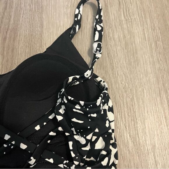 Women's Aqua Green Black & White Print Lace Up Back One Piece Swimsuit - Picture 4 of 8